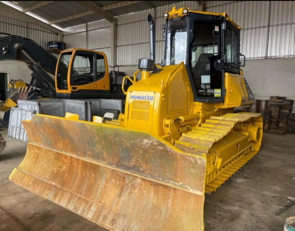 Trator de Esteira Komatsu D51-EX ano 2011 - D51-EX - Máquinas de Linha Amarela