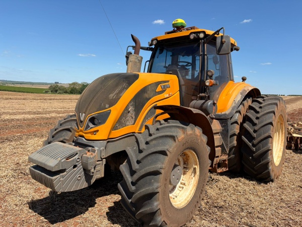 Trator Valtra T210 CVT ano 2017