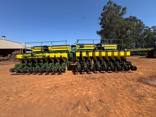Plantadeira John Deere 1109 ano 2016