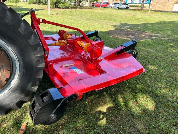 Outros implementos agrícolas Tatu Marchesan Rocadeira Hidráulica Dupla