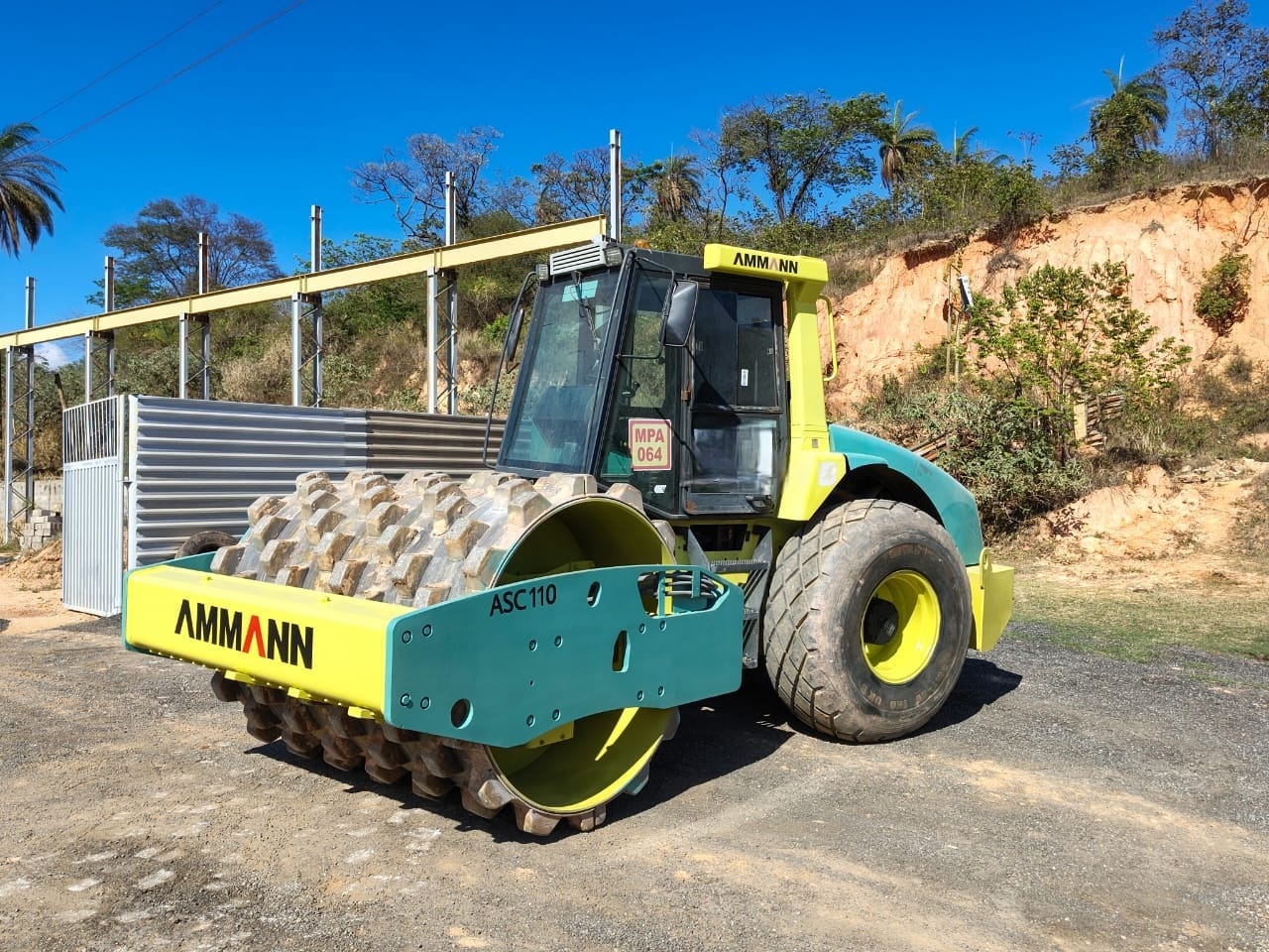 Rolo Compactador Ammann ASC110 ano 2014