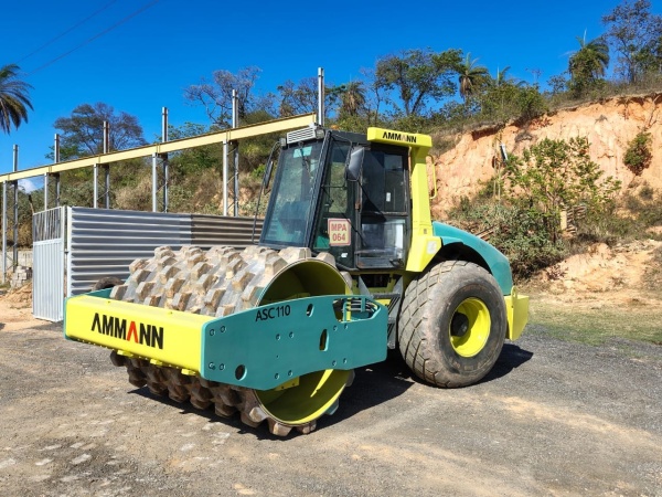 Rolo Compactador Ammann ASC110 ano 2014