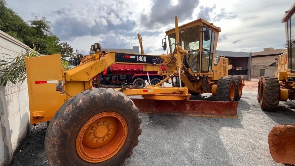 Motoniveladora Caterpillar 140 K ano 2013