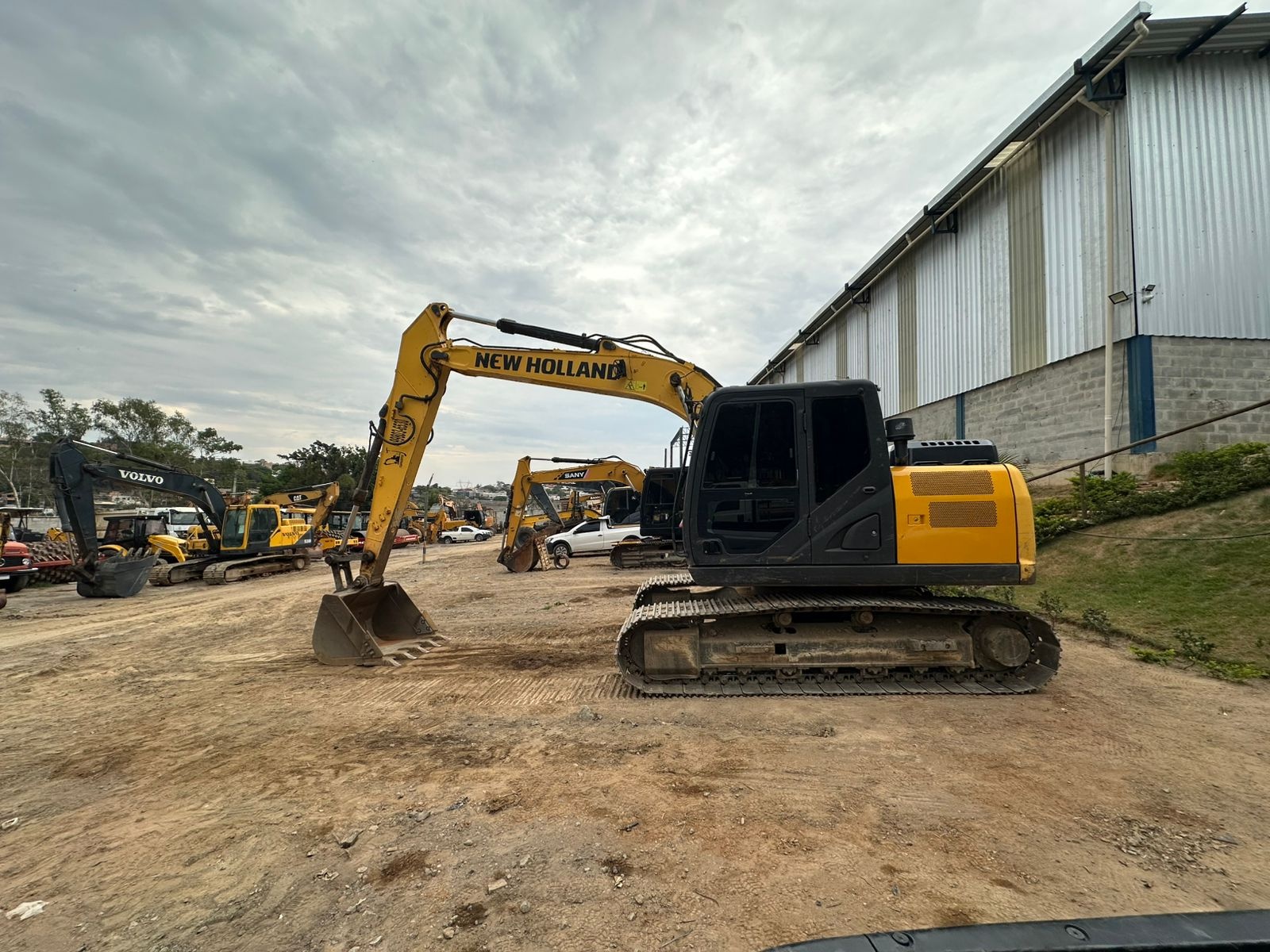 Escavadeira New Holland E145C EVO ano 2021