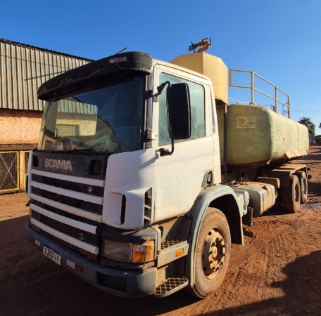 Caminhão Scania P360 ano 2003