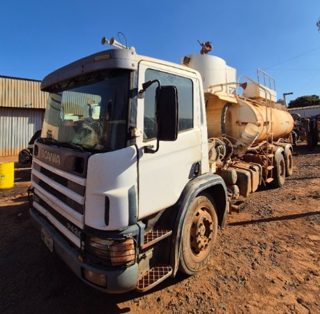 Caminhão Scania P420 ano 2003