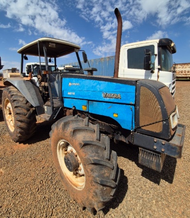 Trator Valtra BM 110 ano 2003
