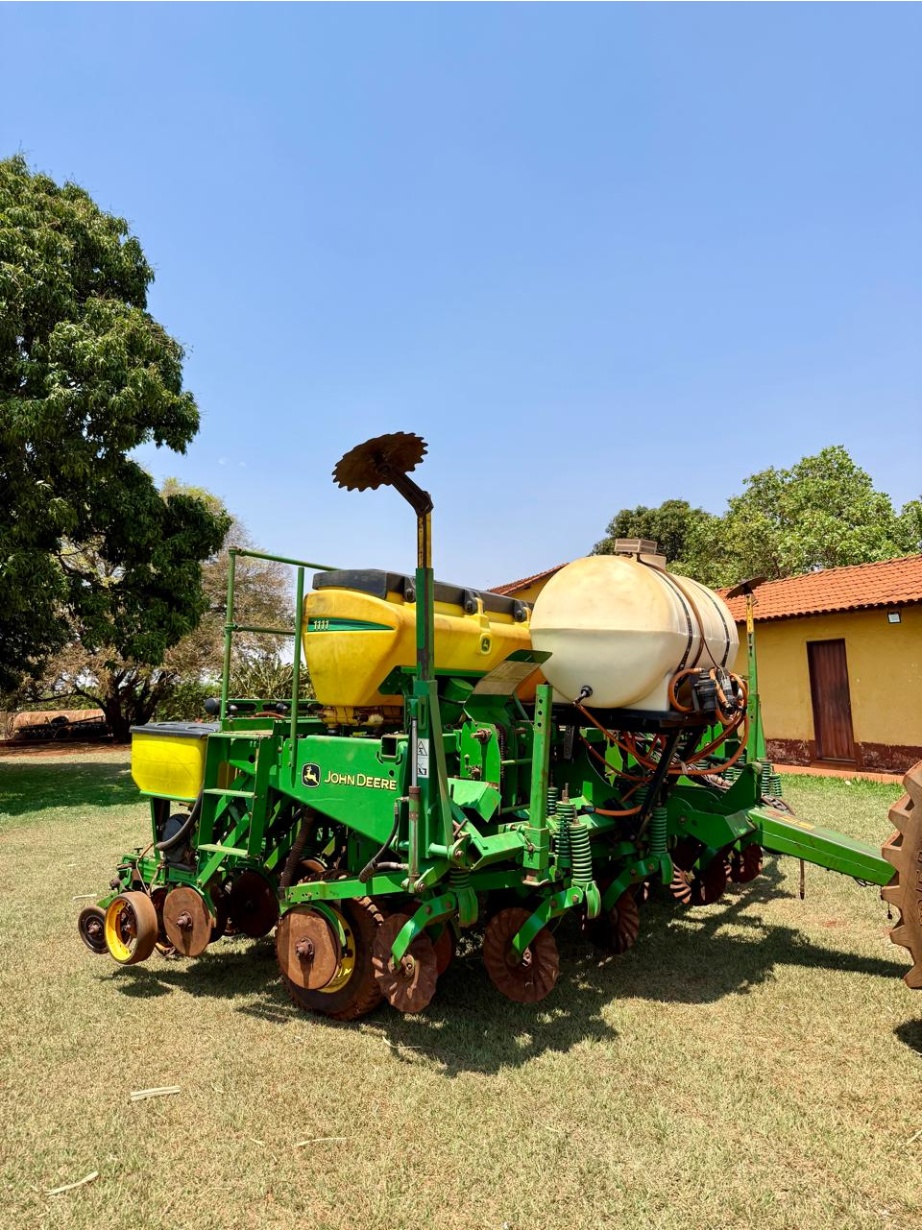 Plantadeira John Deere 1111 ano 2015