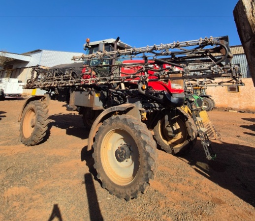 Pulverizador Autopropelido Massey Ferguson MF 8225 ano 2021