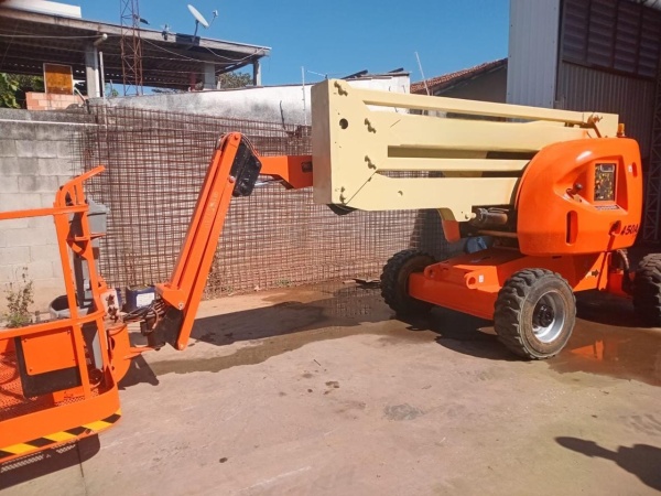 Plataforma JLG 450 AJ ano 2010