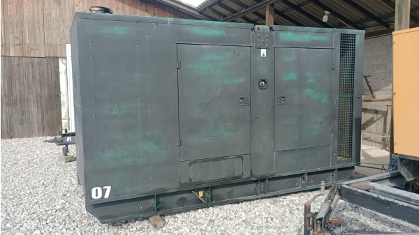Gerador de Energia Cummins 250 kVA ano 2014