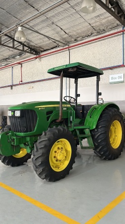 Trator John Deere 5078 E ano 2016