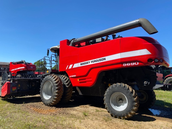 Colheitadeira Massey Ferguson MF 5690 ano 2019