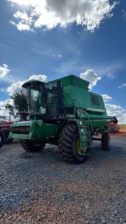 Colheitadeira John Deere 1550 ano 2004
