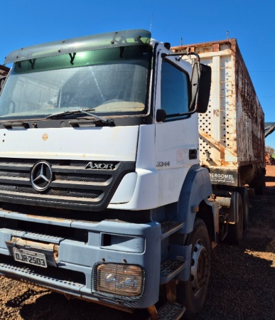 Caminhão Mercedes Benz Axor 3344 ano 2007