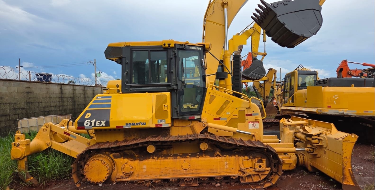 Trator de Esteira Komatsu D61-EX ano 2023