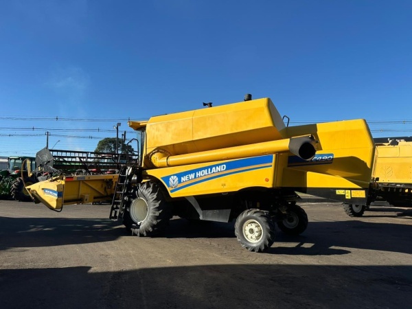 Colheitadeira New Holland TC 4.90 ano 2020