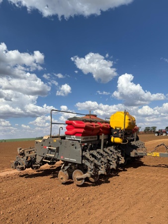 Plantadeira Massey Ferguson MF 717 ano 2019