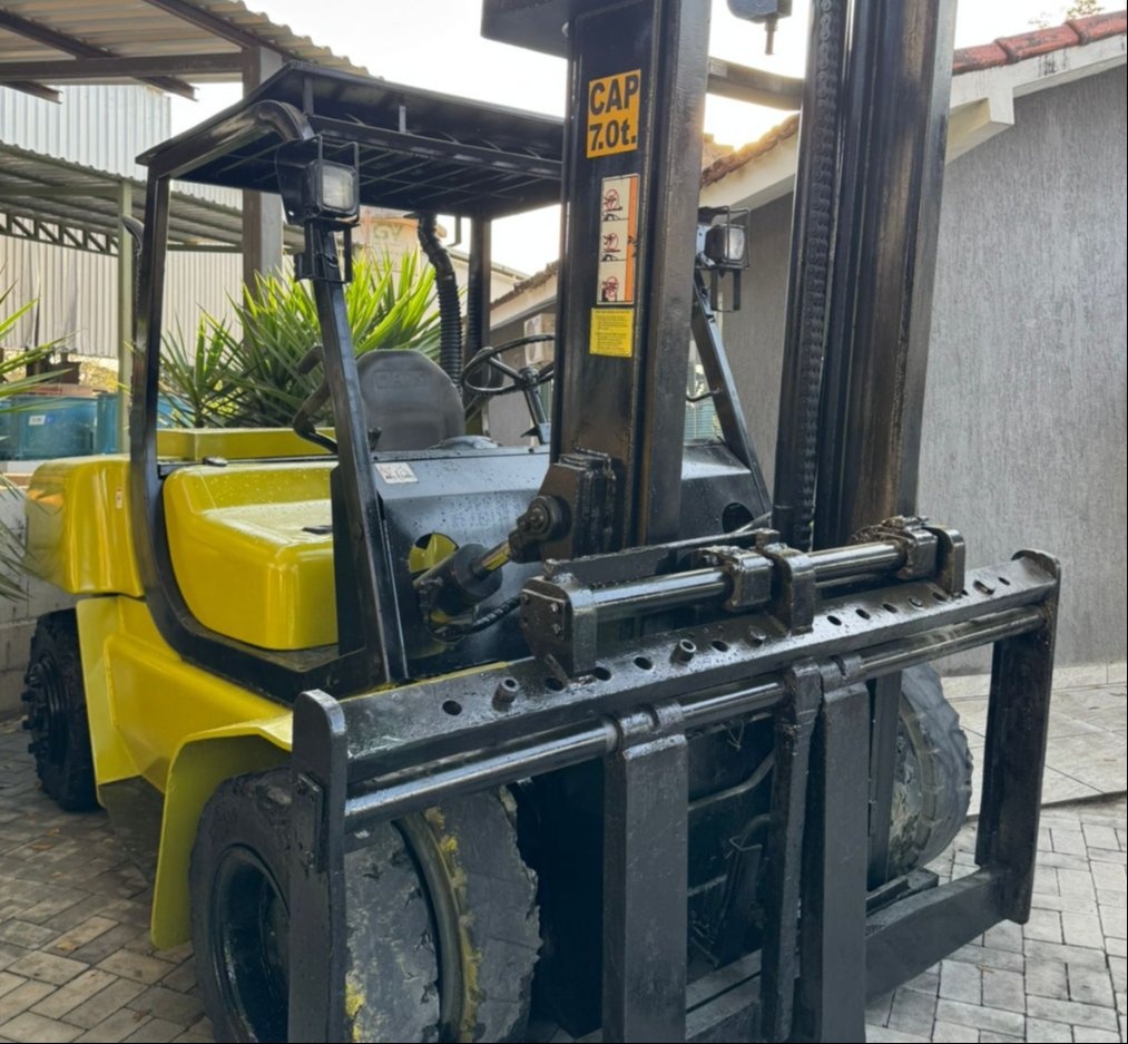 Empilhadeira Clark c25l ano 2008