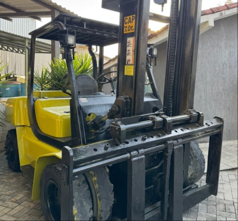 Empilhadeira Clark c25l ano 2008
