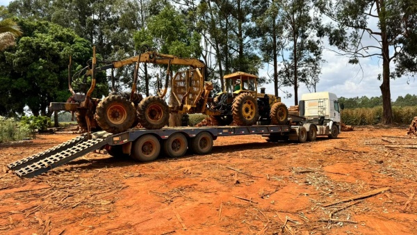 Trator Valmet 148 ano 2004