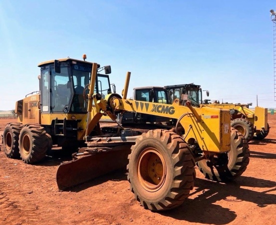 Motoniveladora XCMG GR1803BR ano 2023