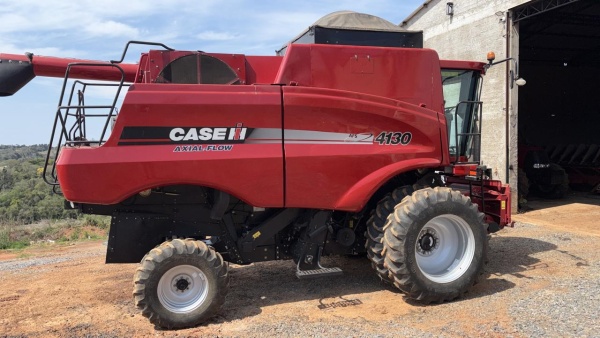 Colheitadeira Case Axial-Flow 4130  ano 2017