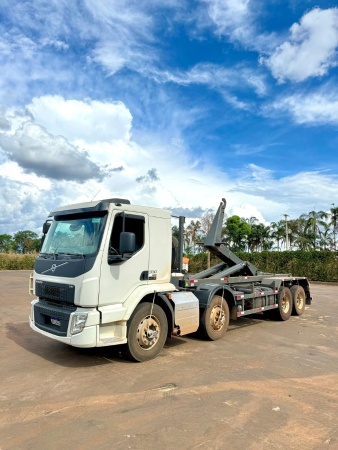 Caminhão Volvo VM 330 ano 2021 - VM 330 - Caminhões e Carretas