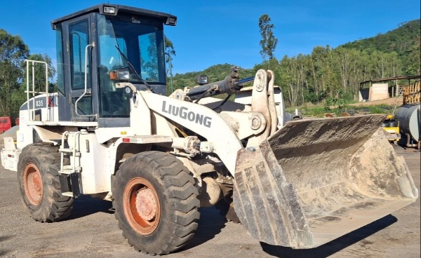Pá Carregadeira Liugong 835H ano 2014