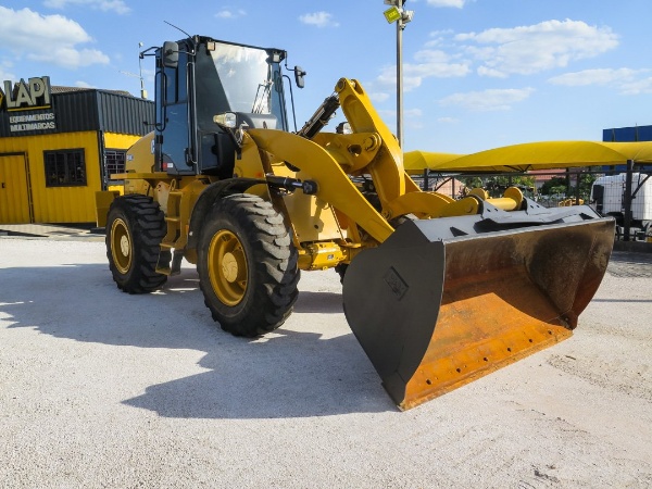 Pá Carregadeira Caterpillar 914K ano 2020