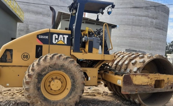 Rolo Compactador Caterpillar CS-533E ano 2013