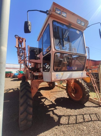 Pulverizador Autopropelido Jacto UNIPORT 2000 ano 2003