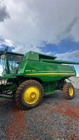 Colheitadeira John Deere 9570 STS ano 2013