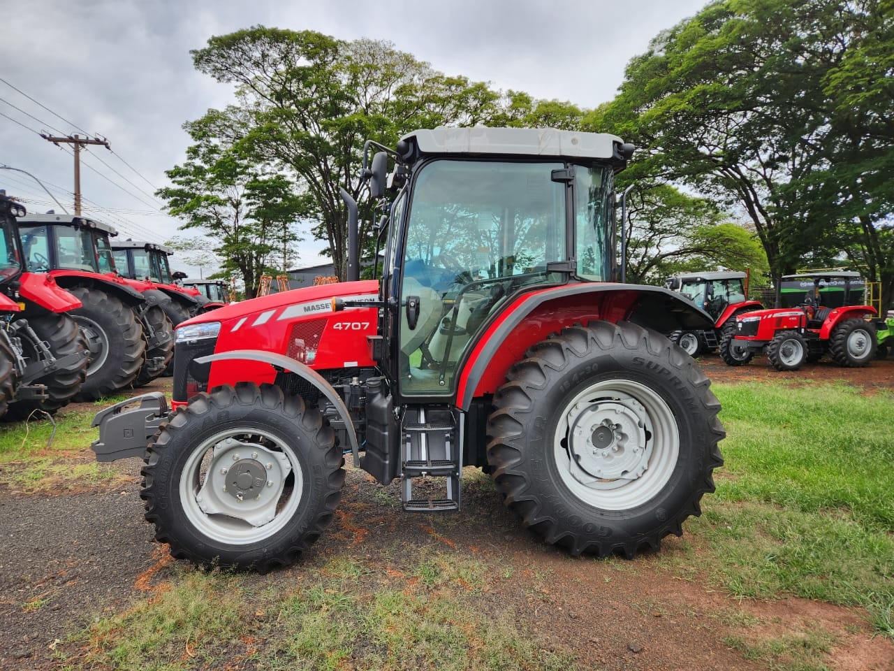 Trator Massey Ferguson MF 4707 ano 2025