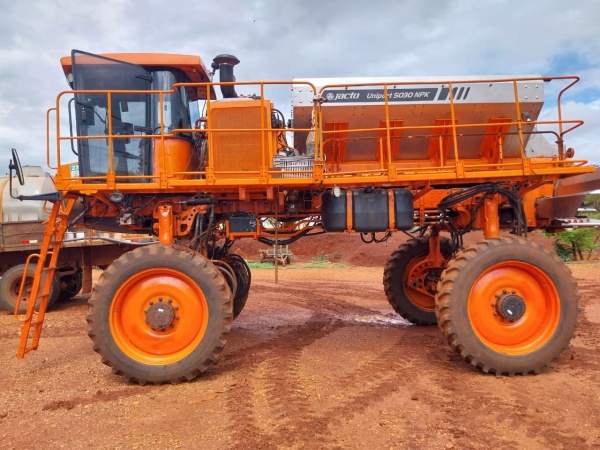 Pulverizador Autopropelido Jacto 5030 NPK ano 2017 - 5030 NPK - Máquinas Agrícolas