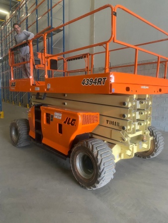Plataforma JLG 4394 RT ano 2008