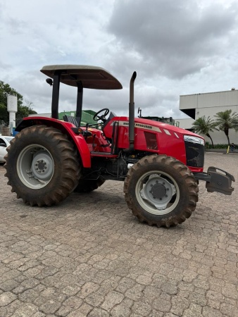 Trator Massey Ferguson 4707 4x4 ano 2020 - 4707 4x4 - Máquinas Agrícolas