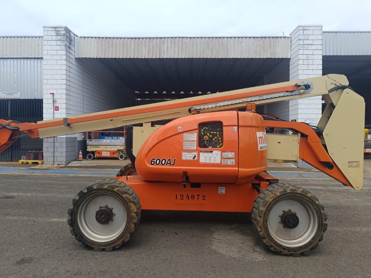Plataforma JLG 600AJ ano 2008