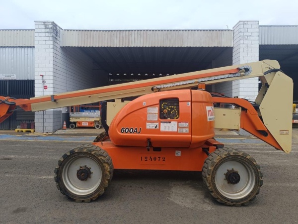 Plataforma JLG 600AJ ano 2008