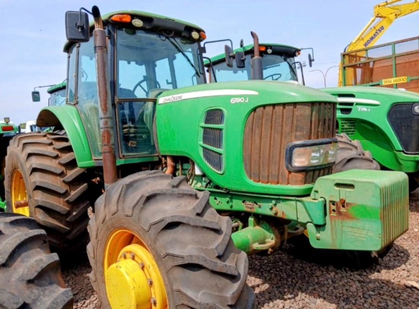Trator John Deere 6190J ano 2019
