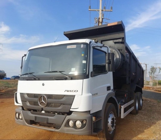 Caminhão Mercedes Benz Atego 2426 ano 2022