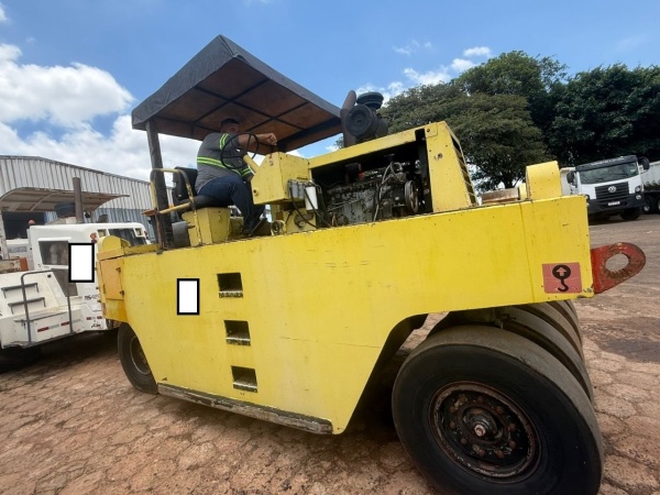 Rolo Compactador Dynapac CP27 ano 1990