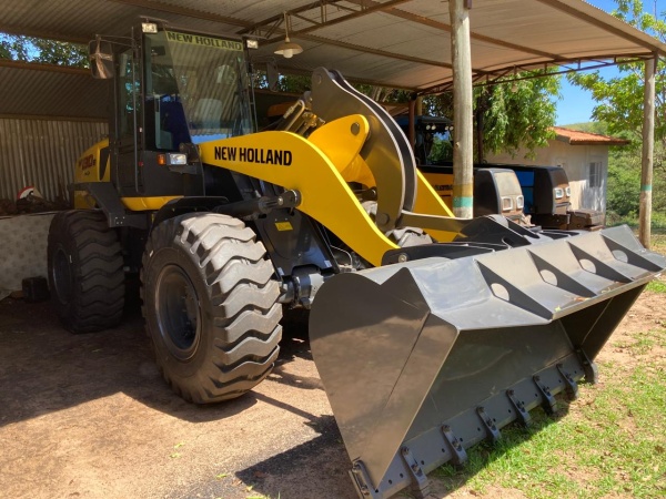 Pá Carregadeira New Holland W130B ano 2025