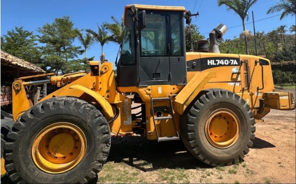 Trator Hyundai HL740-7A ano 2012