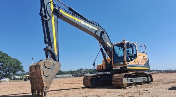 Escavadeira Hyundai 220LC-9S ano 2020 - 220LC-9S - Máquinas de Linha Amarela