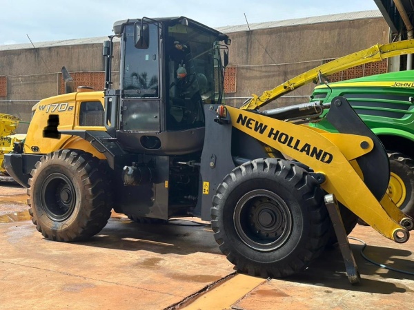 Pá Carregadeira New Holland W170B ano 2019