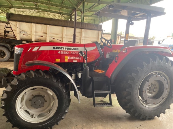 Trator Massey Ferguson 4280 Xtra ano 2020 - 4280 Xtra - Máquinas Agrícolas