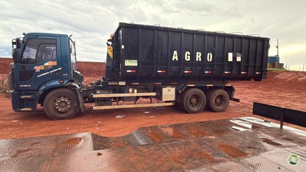 Caminhão Ford 2423 ano 2014