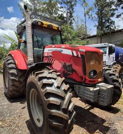 Trator Massey Ferguson MF7140/4 ano 2014 - MF7140/4 - Máquinas Agrícolas