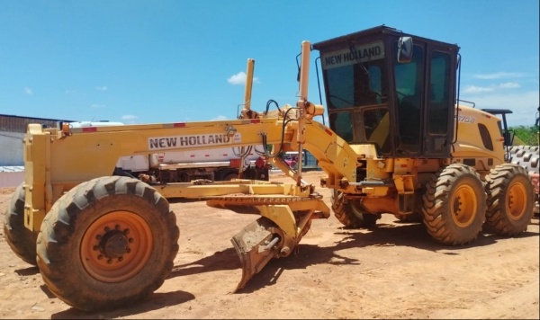 Motoniveladora New Holland RG170.B  ano 2009